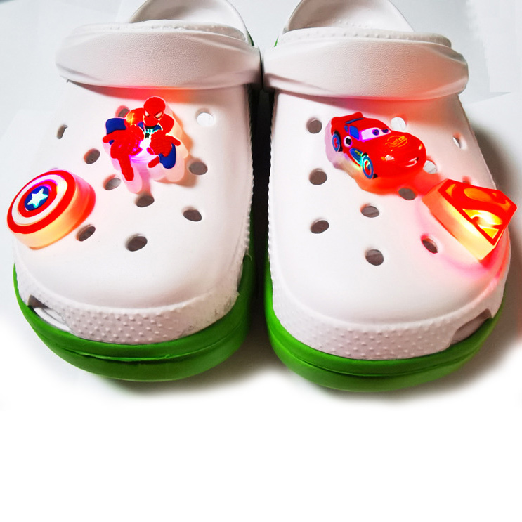 卡通軟膠LED發(fā)光鞋扣